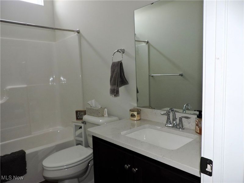 101 W Spring Drive, Elyria, OH 44035 Photo 12