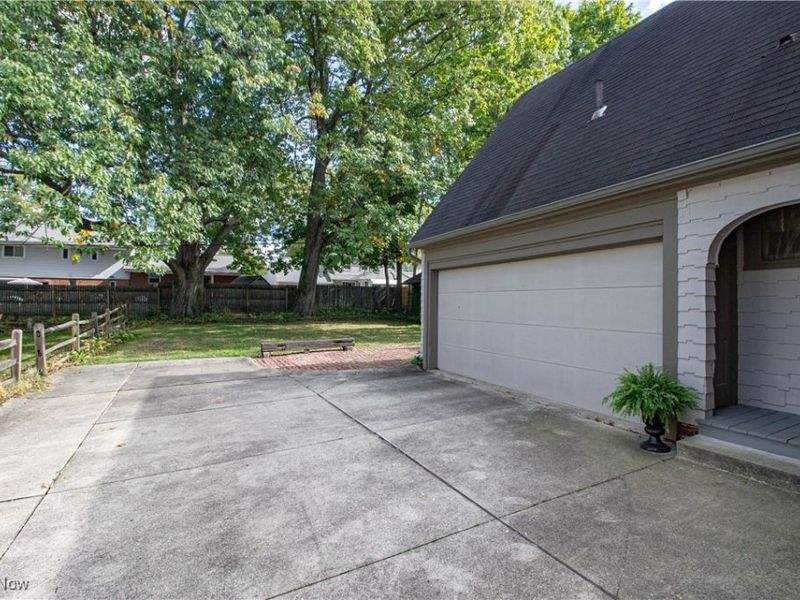 307 Kenilworth Drive, Akron, OH 44313 Photo 24