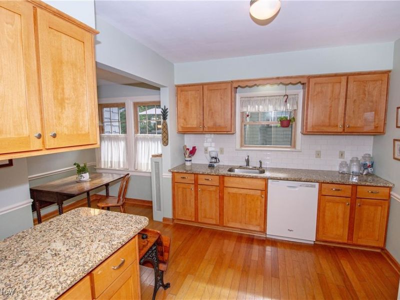 307 Kenilworth Drive, Akron, OH 44313 Photo 9