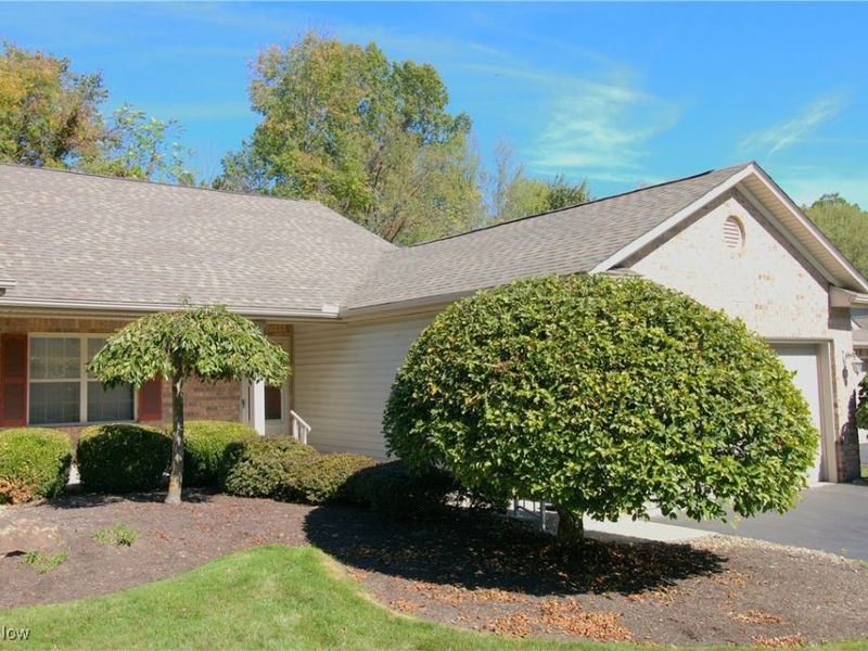 6695 Clingan Road, Unit 4, Poland, OH 44514 Photo 2