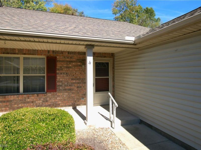 6695 Clingan Road, Unit 4, Poland, OH 44514 Photo 4