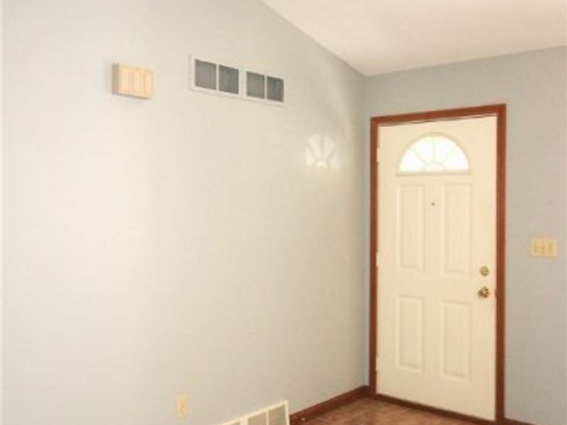 6695 Clingan Road, Unit 4, Poland, OH 44514 Photo 7