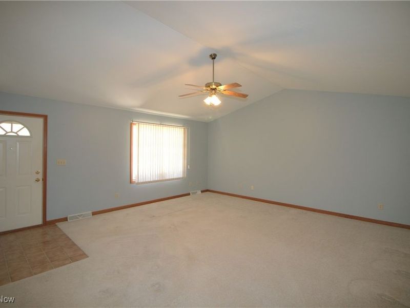 6695 Clingan Road, Unit 4, Poland, OH 44514 Photo 8