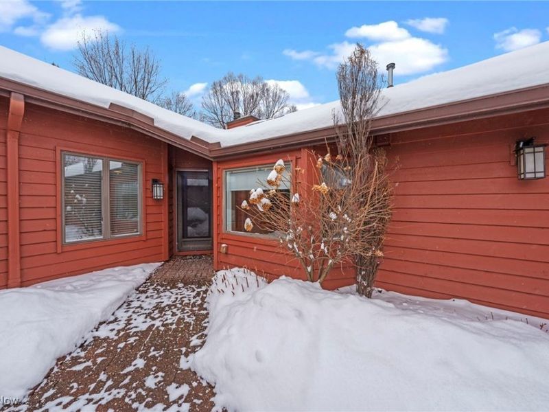 25826 Fairmount Boulevard, Beachwood, OH 44122 Photo 3