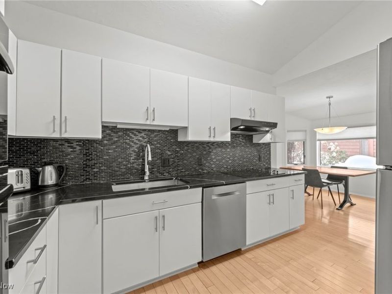 25826 Fairmount Boulevard, Beachwood, OH 44122 Photo 6