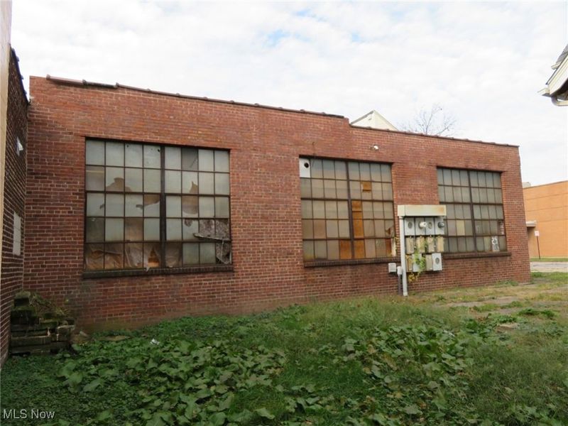 500 Middle Avenue, Elyria, OH 44035 Photo 5