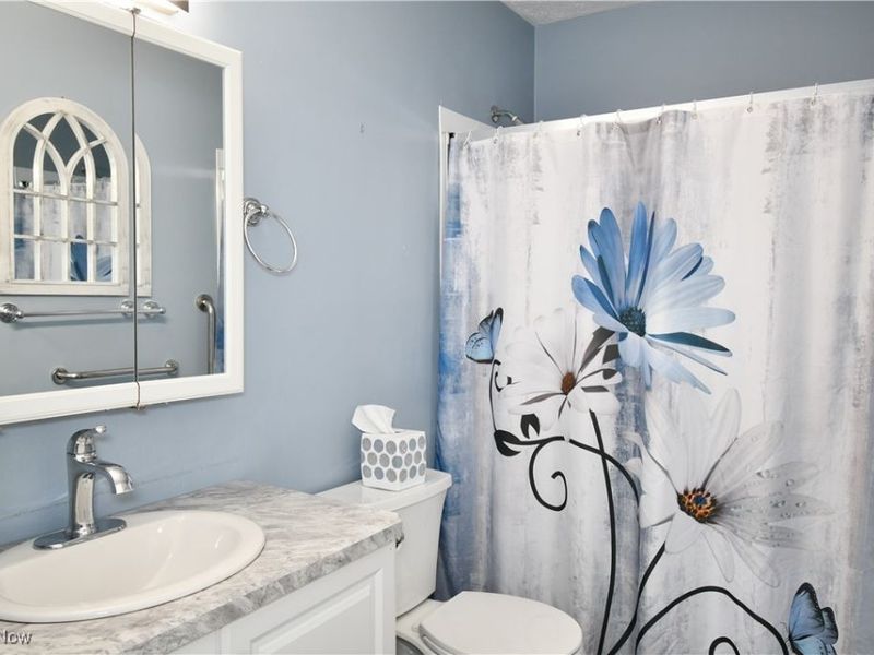 876 Pearson Circle, Unit 2, Boardman, OH 44512 Photo 14