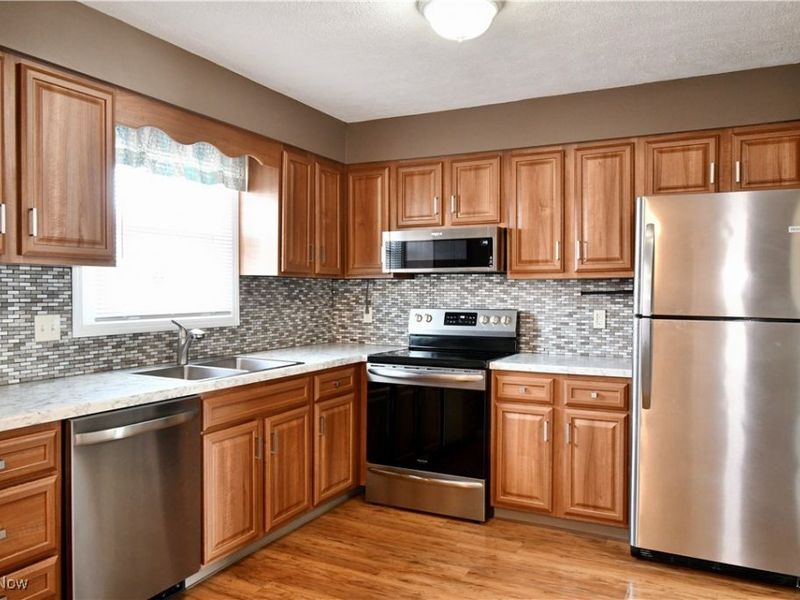 876 Pearson Circle, Unit 2, Boardman, OH 44512 Photo 5