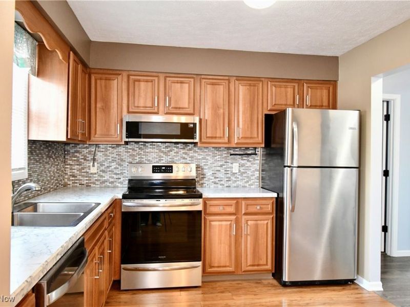 876 Pearson Circle, Unit 2, Boardman, OH 44512 Photo 6