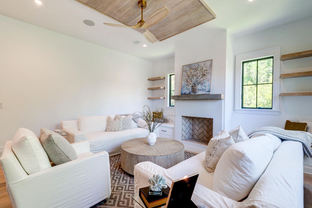 2870 Ion Avenue Photo 19