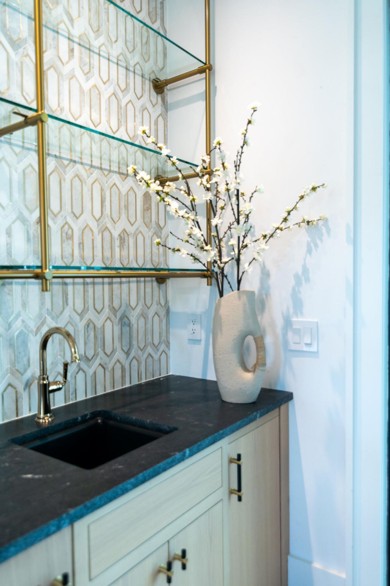 2870 Ion Avenue Photo 21