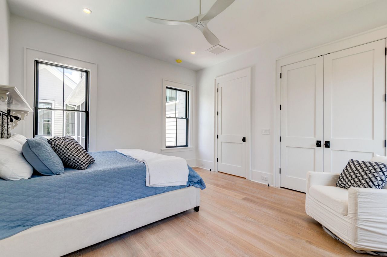 2870 Ion Avenue Photo 33