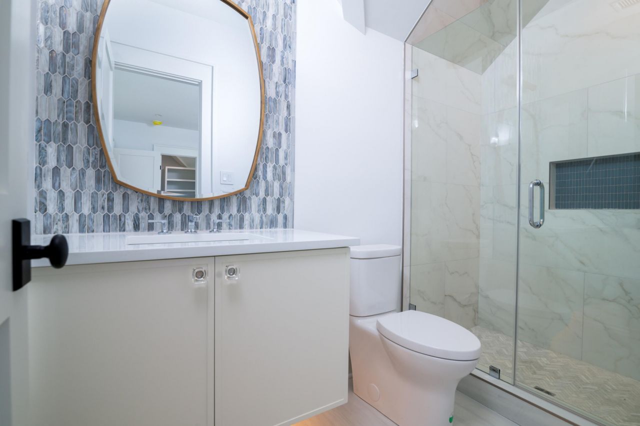 2870 Ion Avenue Photo 35