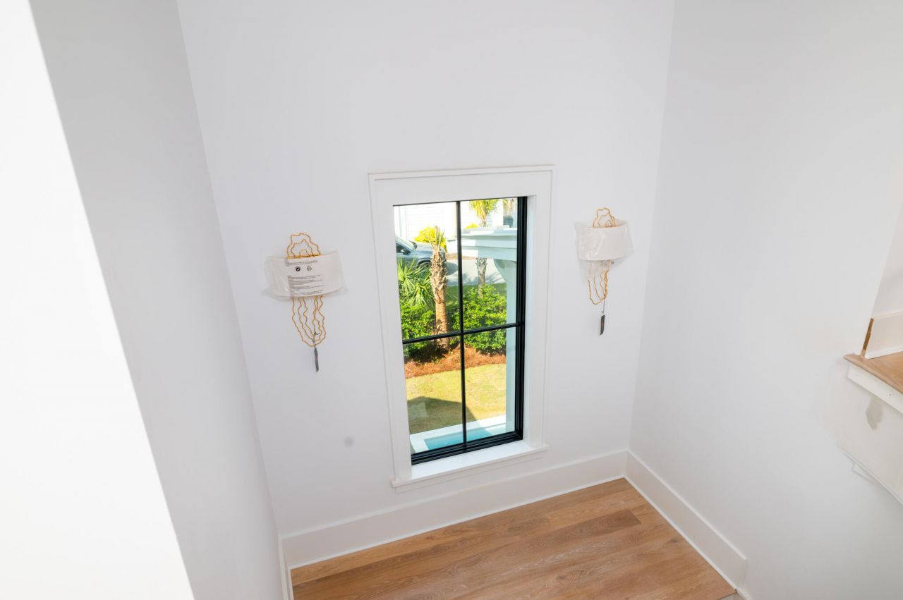 2870 Ion Avenue Photo 36