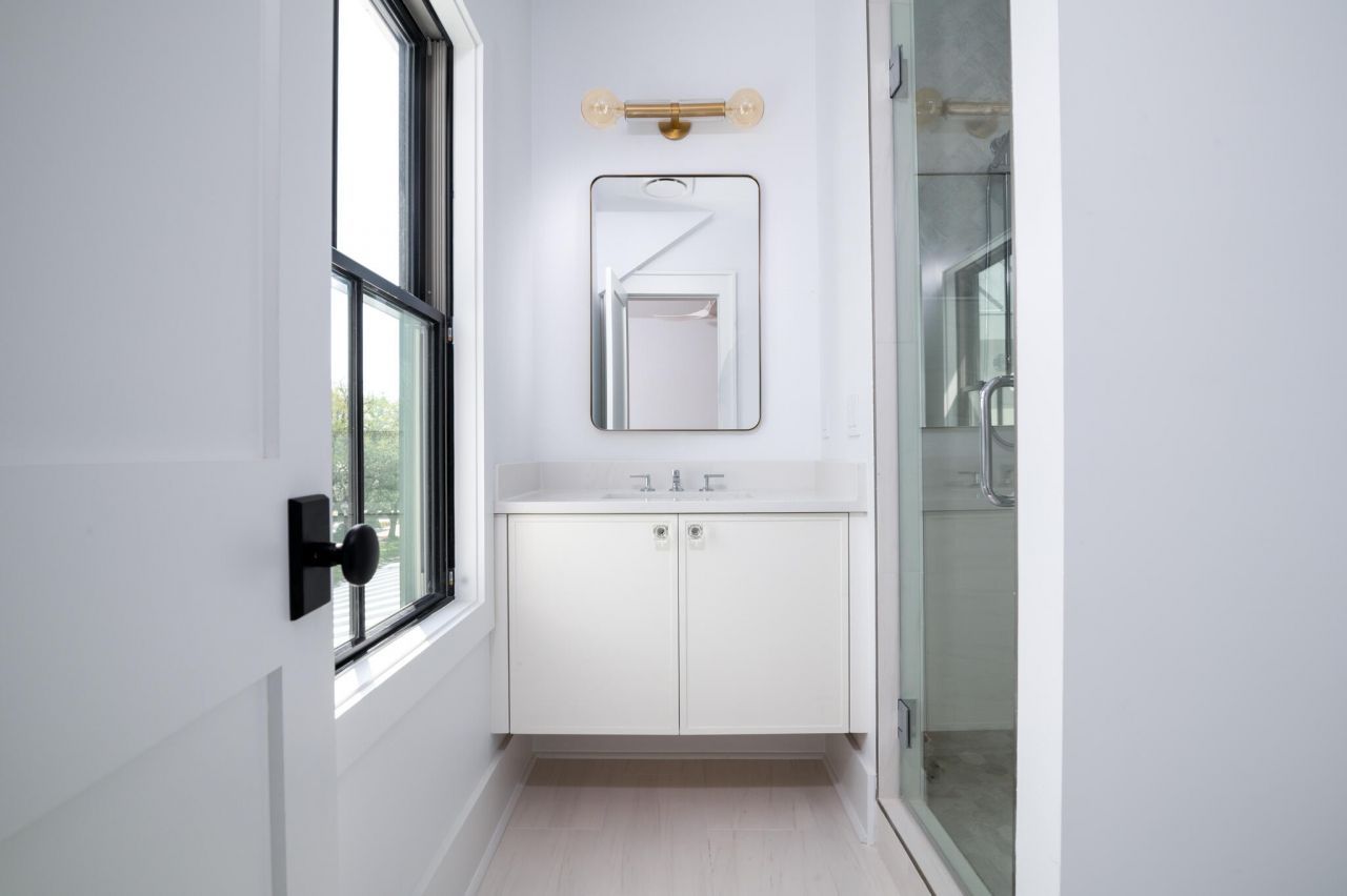 2870 Ion Avenue Photo 43