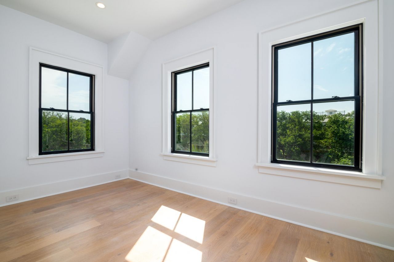 2870 Ion Avenue Photo 45