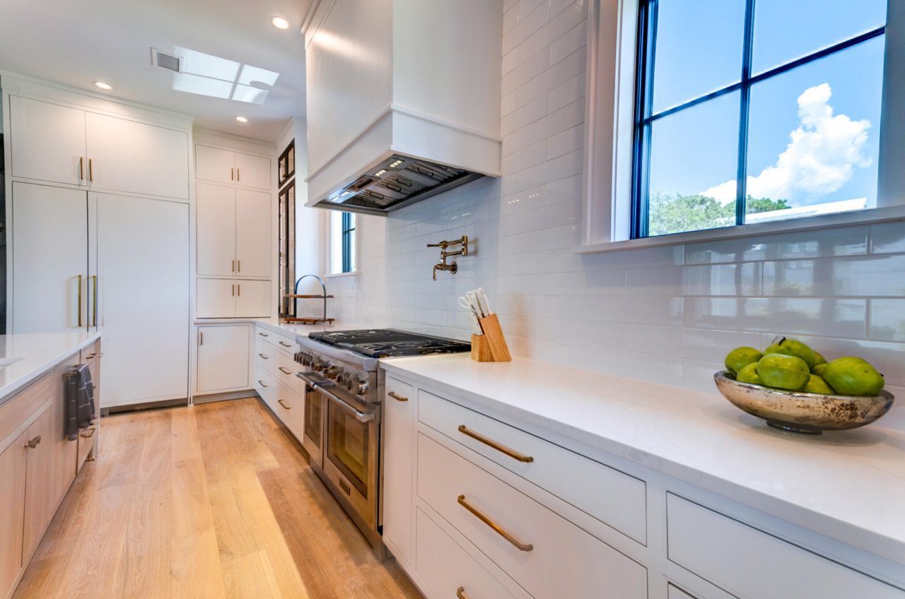 2870 Ion Avenue Photo 7