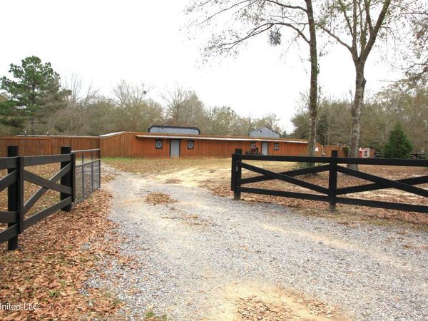 18144 Shaw Road, Saucier, MS 39574