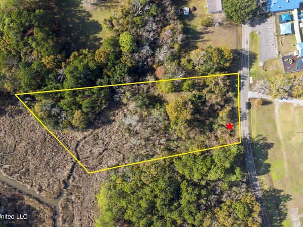 1021 Old Spanish Trail, Gautier, MS 39553