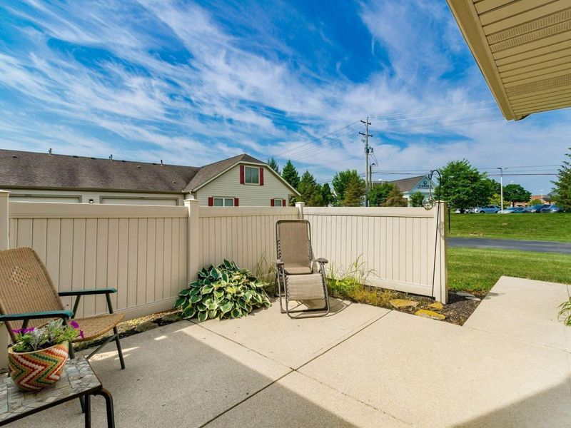 5941 Landings Pond Place, Grove City, OH 43123 Photo 4