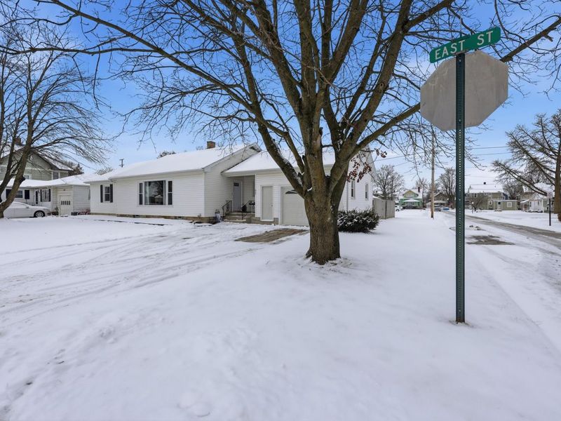 927 S East Street, Bucyrus, OH 44820 Photo 2