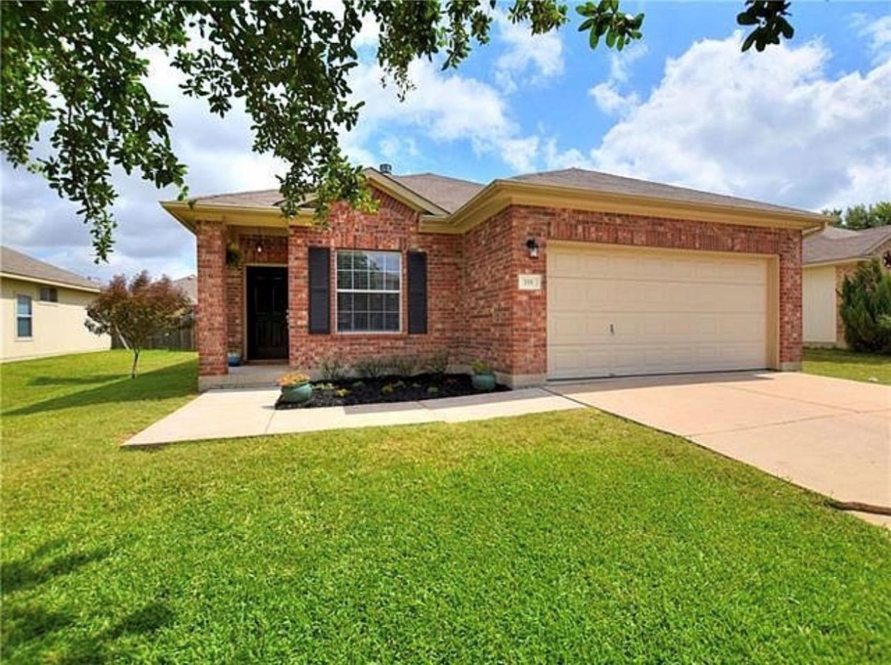 118 Almquist St, Hutto, TX 78634 Main Photo