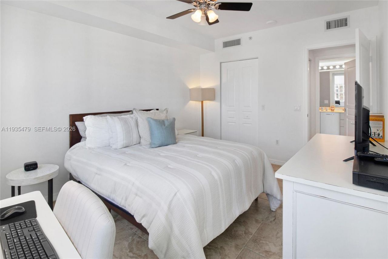 350 SE 2nd St, Unit 1640, Fort Lauderdale, FL 33301 Photo