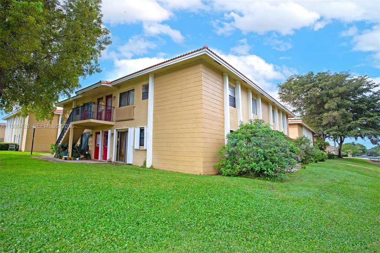 2651 Riverside Dr, Unit 3, Coral Springs, FL 33065 Photo