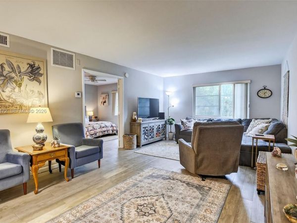 124 NE 19th Ct, Unit 110B, Wilton Manors, FL 33305