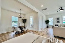 1434 Lancaster Way photo 4