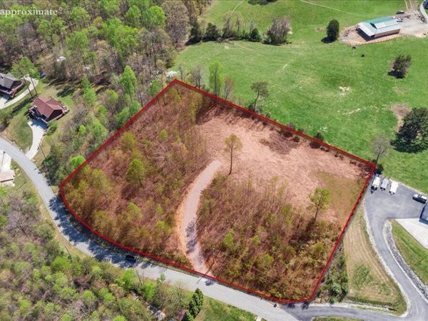 281 Red Oak Circle, Caryville, TN 37714