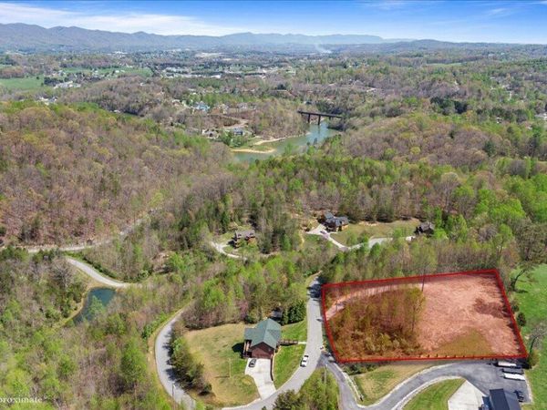 281 Red Oak Circle, Caryville, TN 37714