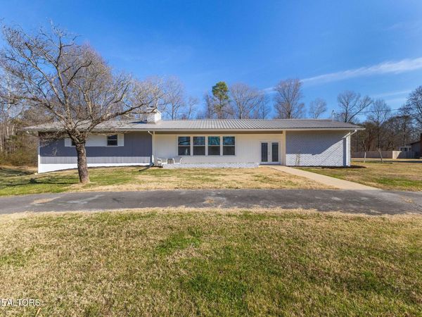 940 Riley Drive, Lenoir City, TN 37771