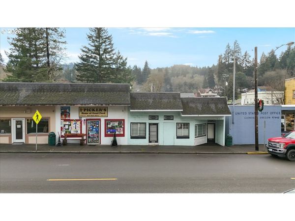 332 PACIFIC AVE, Glendale, OR 97442