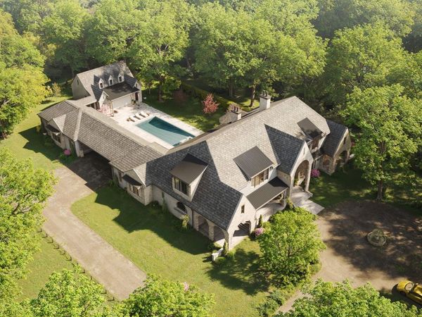 6010 Robin Hill Rd, Nashville, TN 37205