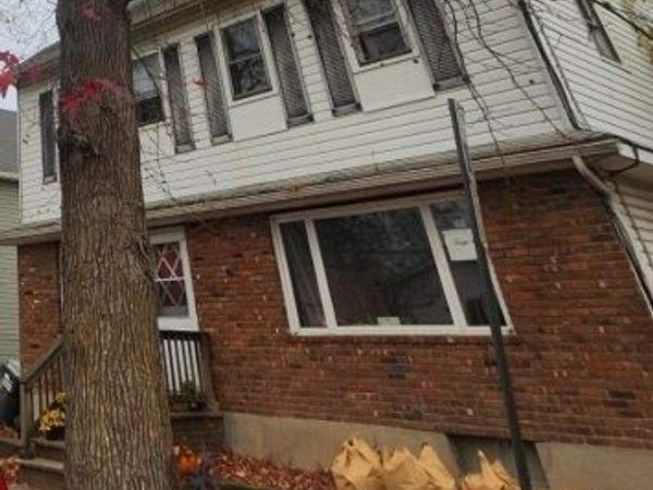 20 Adams St, Belvidere, NJ 07823