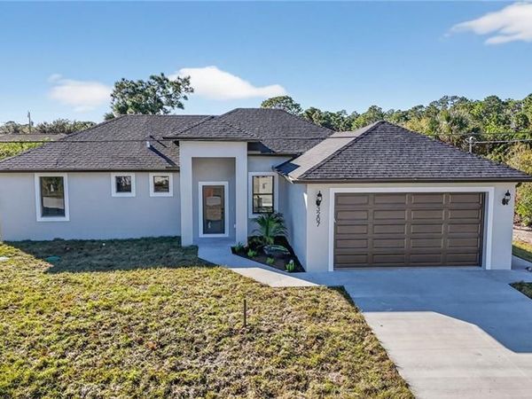 3207 40th ST W, LEHIGH ACRES, FL 33971