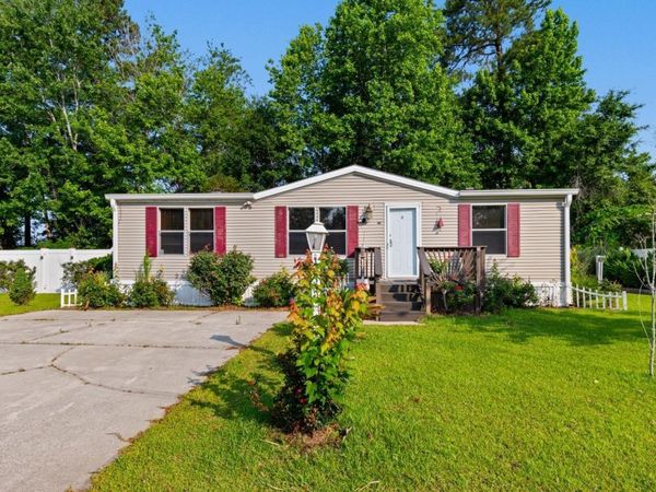 1038 Palm Dr., Conway, SC 29526