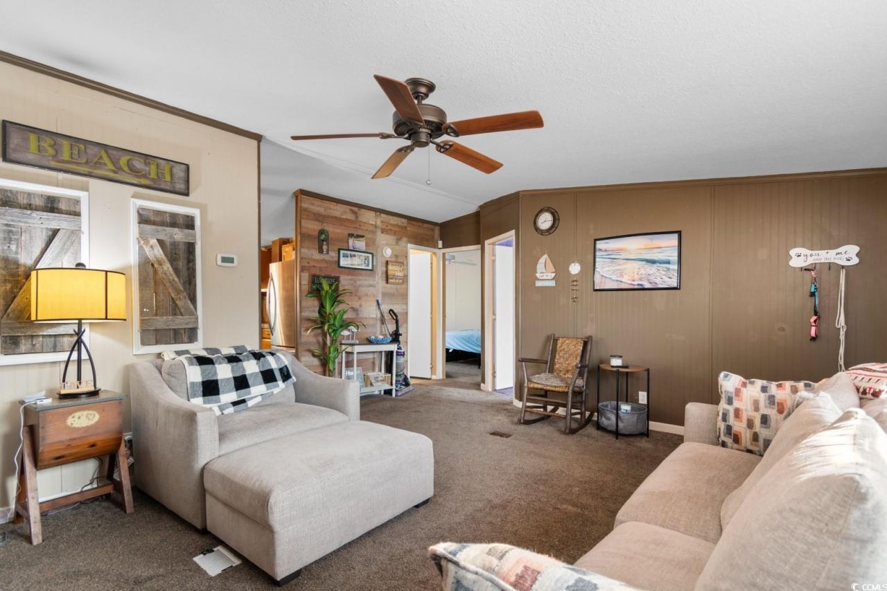 1038 Palm Dr. Photo 14