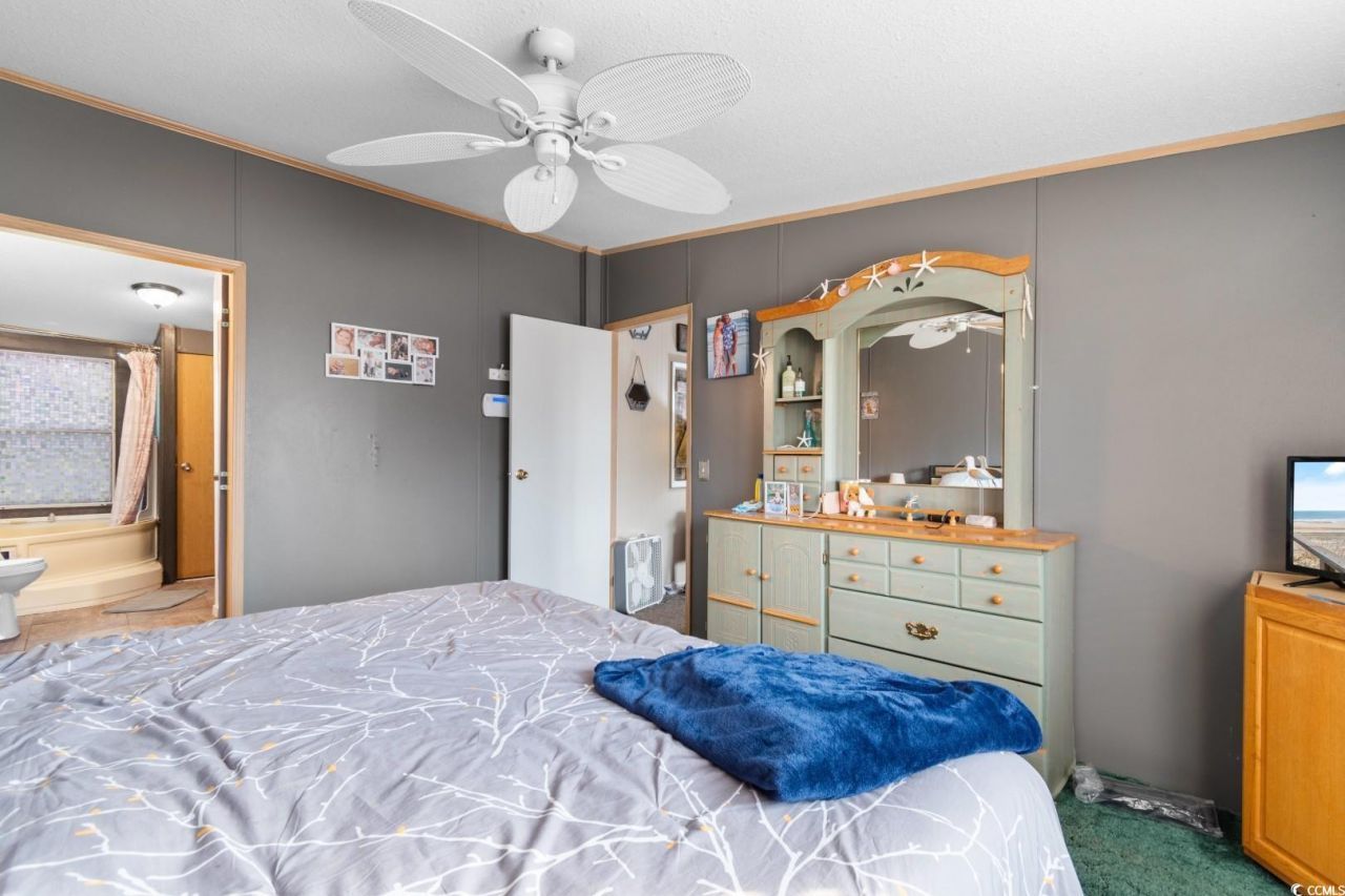 1038 Palm Dr. Photo 16