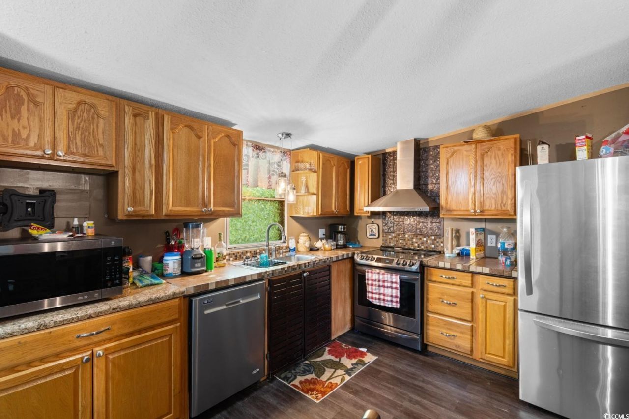 1038 Palm Dr. Photo 5