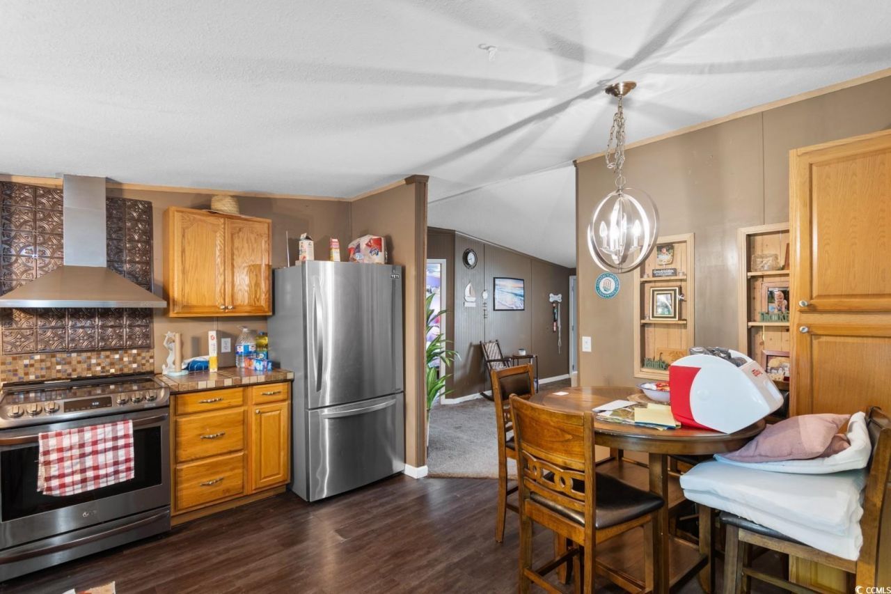 1038 Palm Dr. Photo 7