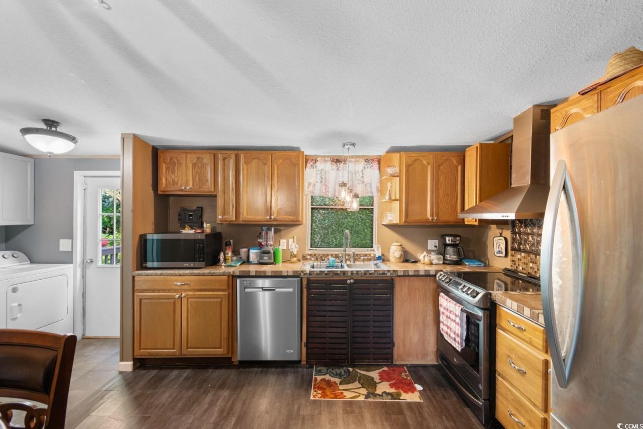 1038 Palm Dr. Photo 8