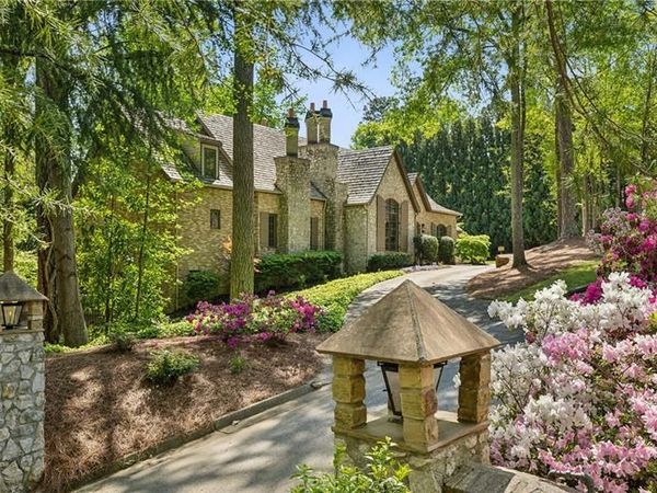 105 Kingston Manor , Atlanta, GA 30342