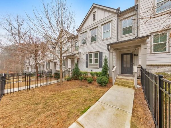 337 Vista Lane, Woodstock, GA 30189