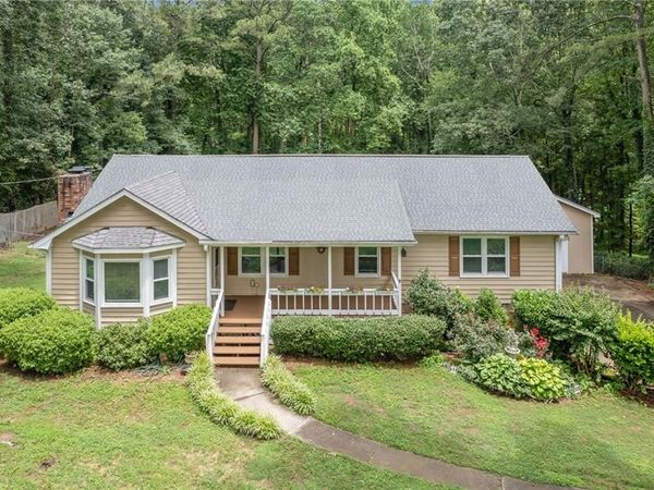 1904 Britt Drive, Snellville, GA 30078