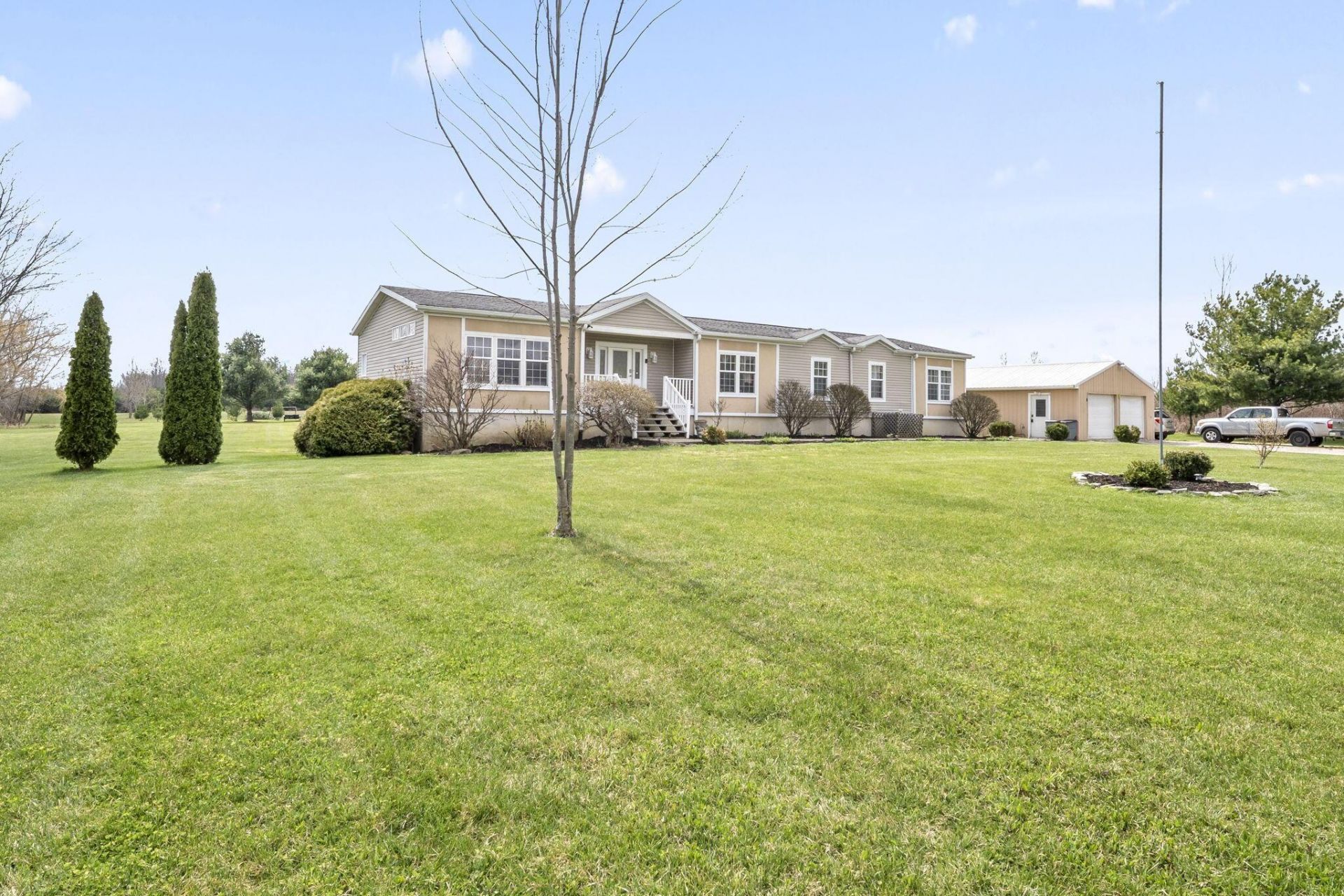 7046 Township Road 195, Centerburg, OH 43011 Main Photo
