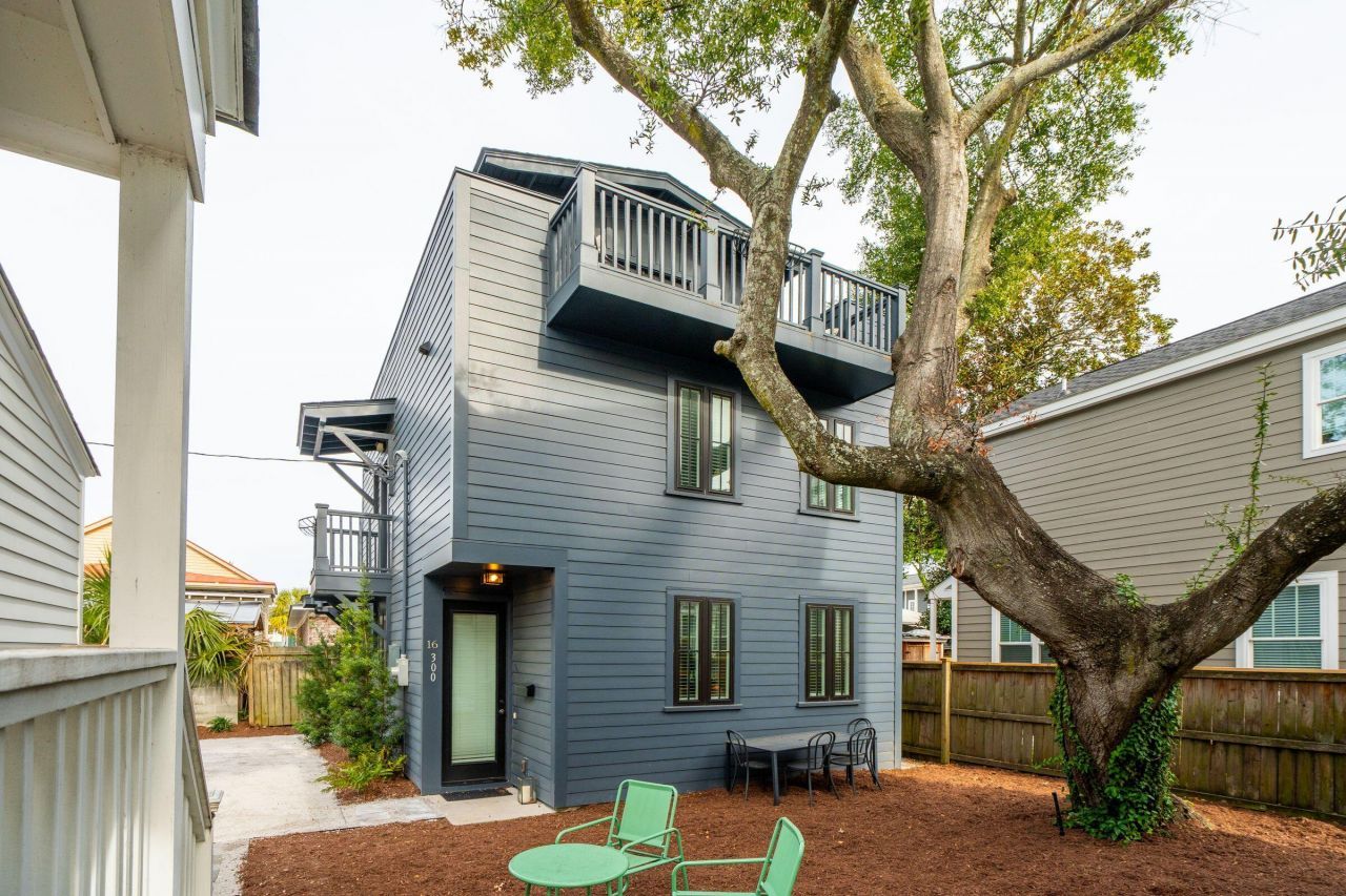 16 Cleveland Street Photo 23