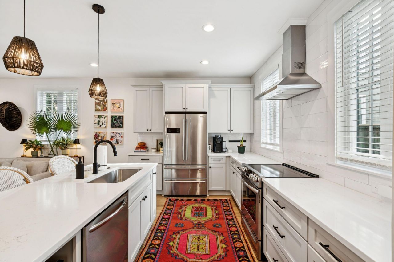 16 Cleveland Street Photo 7