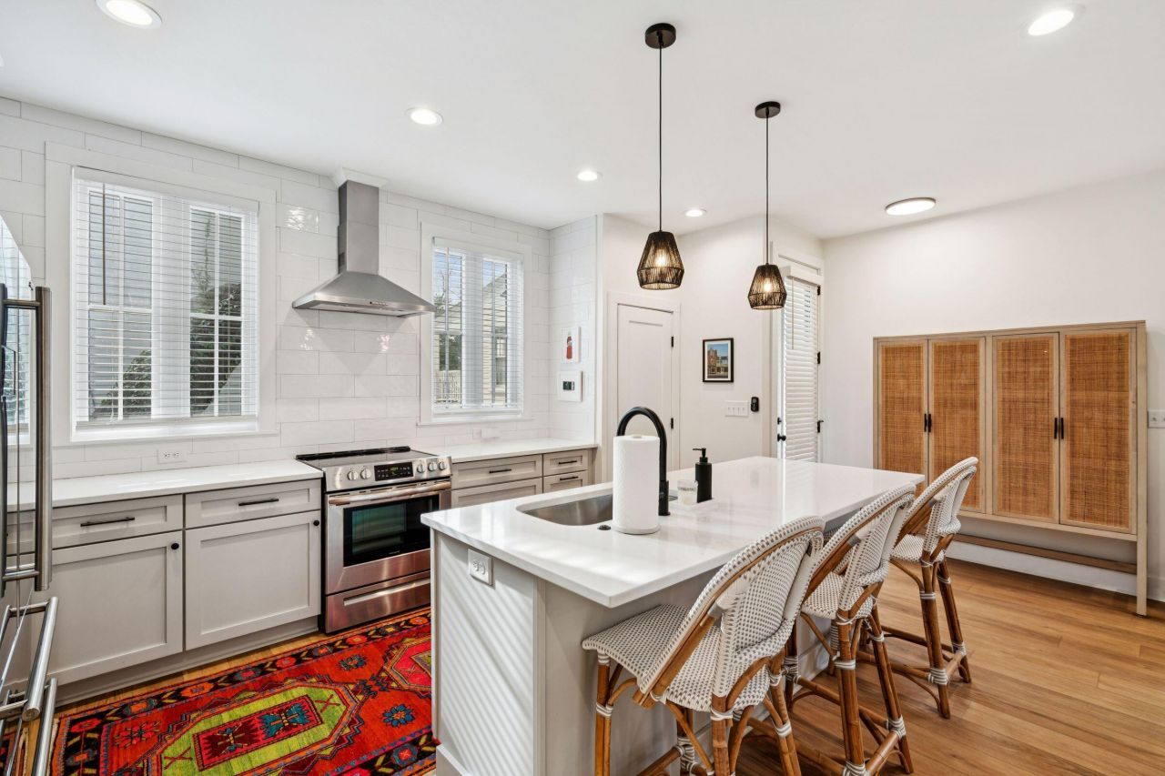 16 Cleveland Street Photo 8